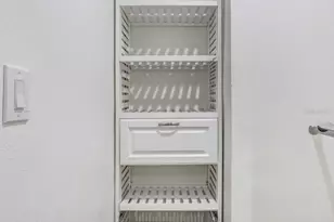 1040 Sylvia Ln, Tampa, FL 33613 - Photo 17