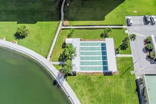 4550 Cove Cir, Saint Petersburg, FL 33708 - Photo 91