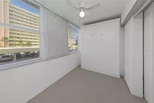 4550 Cove Cir, Saint Petersburg, FL 33708 - Photo 21