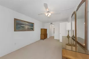 4550 Cove Cir, Saint Petersburg, FL 33708 - Photo 25