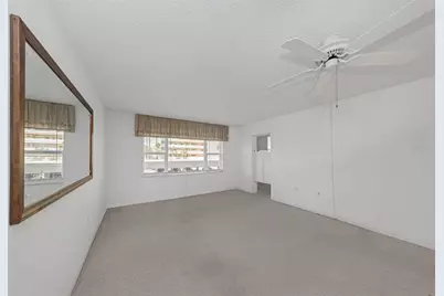 4550 Cove Circle #207, Saint Petersburg, FL 33708 - Photo 15