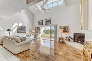 1630 Royal Palm Dr S, Saint Petersburg, FL 33707 - Photo 7