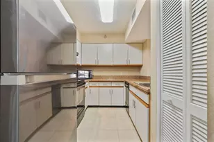 2333 Feather Sound Dr, Clearwater, FL 33762 - Photo 11