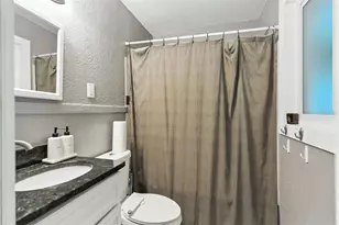 2470 47th St S, Saint Petersburg, FL 33711 - Photo 15