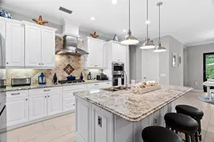 8236 Larkspur Cir, Sarasota, FL 34241 - Photo 15