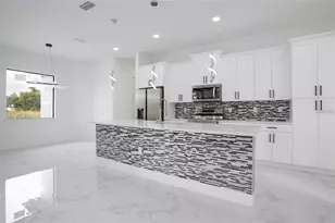 12 SE 17th Ave, Cape Coral, FL 33990 - Photo 9