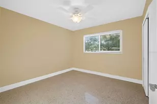 5680 Pershing St NE, Saint Petersburg, FL 33703 - Photo 17