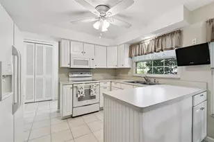 1045 44th Ave NE, Saint Petersburg, FL 33703 - Photo 11