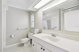 1045 44th Ave NE, Saint Petersburg, FL 33703 - Photo 17