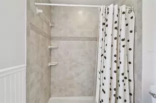 1045 44th Ave NE, Saint Petersburg, FL 33703 - Photo 21