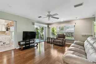 1045 44th Ave NE, Saint Petersburg, FL 33703 - Photo 7