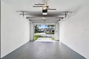 1045 44th Ave NE, Saint Petersburg, FL 33703 - Photo 31