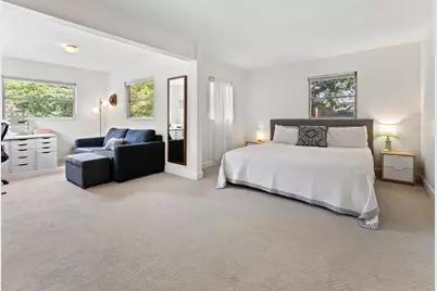 200 66th Street N, Saint Petersburg, FL 33710 - Photo 17