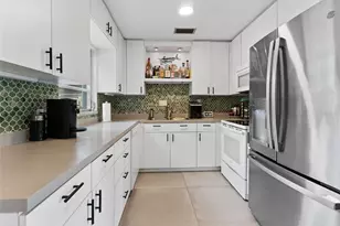 200 66th St N, Saint Petersburg, FL 33710 - Photo 13