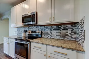 30943 Parrot Reef Ct, Wesley Chapel, FL 33545 - Photo 21