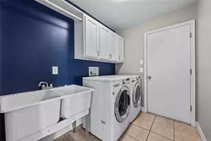 5909 Wedgefield Dr, Zephyrhills, FL 33541 - Photo 19