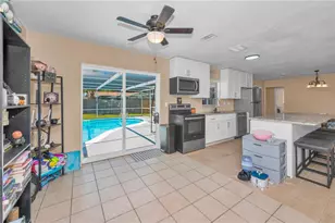 11121 Peppertree Ln, Port Richey, FL 34668 - Photo 23