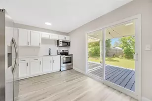 5242 45th Ave N, Saint Petersburg, FL 33709 - Photo 5