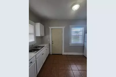 1042 8th Avenue S, Saint Petersburg, FL 33705 - Photo 11