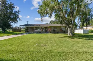 37152 Howard Ave, Dade City, FL 33525 - Photo 1