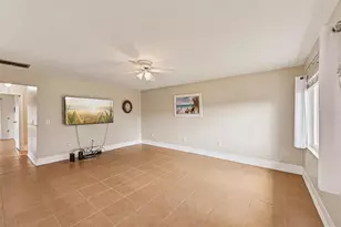 301 Andover Pl S, Sun City Center, FL 33573 - Photo 3