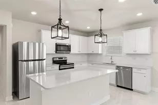 9256 Royal River Cir, Parrish, FL 34219 - Photo 9