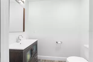 763 Date Palm Ln, Saint Petersburg, FL 33707 - Photo 11
