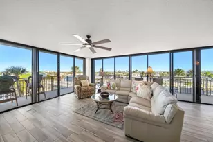 7650 Bayshore Dr, Treasure Island, FL 33706 - Photo 11