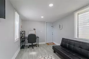 1668 28th Ave N, Saint Petersburg, FL 33713 - Photo 5