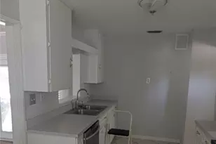 1830 58th St S, Gulfport, FL 33707 - Photo 9