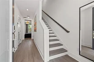 320 15th St N, Saint Petersburg, FL 33705 - Photo 3