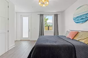 320 15th St N, Saint Petersburg, FL 33705 - Photo 5