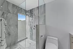 1761 Oceanview Dr, Saint Petersburg, FL 33715 - Photo 45