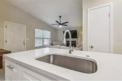 4033 Dream Oak Place #202, Tampa, FL 33613 - Photo 5