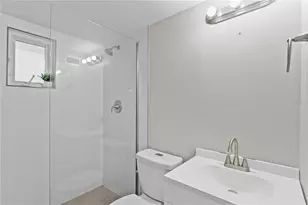 8412 Flagstone Dr, Tampa, FL 33615 - Photo 19