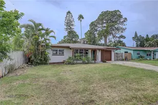 330 83rd Ave NE, Saint Petersburg, FL 33702 - Photo 3