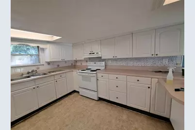 1040 65th Street S, South Pasadena, FL 33707 - Photo 15