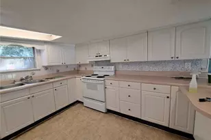 1040 65th St S, South Pasadena, FL 33707 - Photo 15