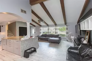 1610 Burningtree Ln, Brandon, FL 33510 - Photo 9