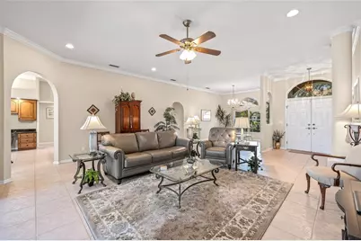 1156 Darlington Oak Drive NE, Saint Petersburg, FL 33703 - Photo 11