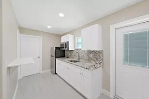 4920 Eldorado Dr, Tampa, FL 33615 - Photo 13