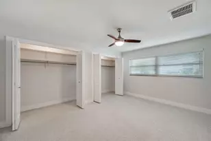 1877 Del Robles Dr, Clearwater, FL 33764 - Photo 15