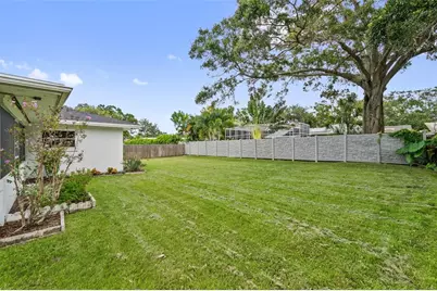 1877 Del Robles Drive, Clearwater, FL 33764 - Photo 11
