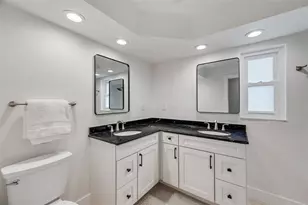 1877 Del Robles Dr, Clearwater, FL 33764 - Photo 19