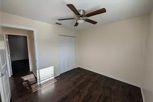 8710 Plum Ln, Temple Terrace, FL 33637 - Photo 17