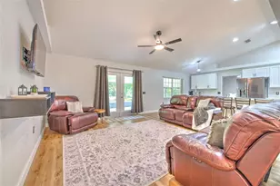 118 E Hunter Rd, Plant City, FL 33565 - Photo 5