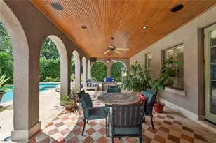 301 Caspian St, Tampa, FL 33606 - Photo 9