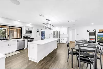 8950 Baywood Park Drive, Seminole, FL 33777 - Photo 5