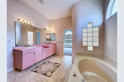 7116 Pebble Beach Lane, Seminole, FL 33777 - Photo 19