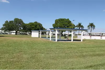 9665 Mainlands Boulevard W, Pinellas Park, FL 33782 - Photo 43